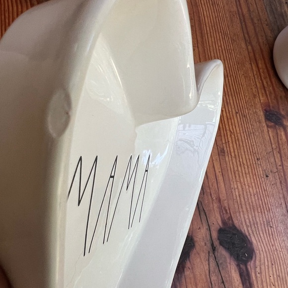 RAE DUNN Large “Mama” Heart Dish - Picture 3 of 7